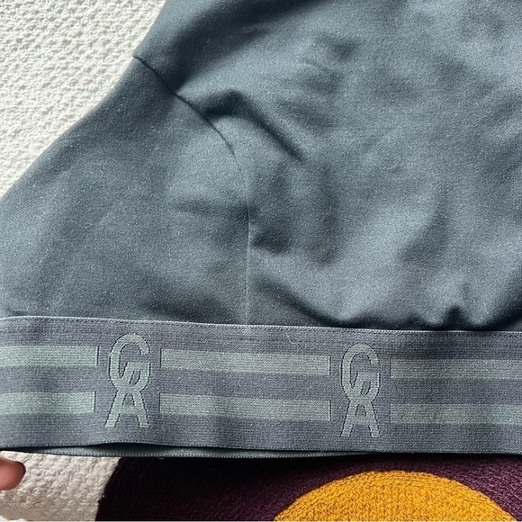 GOOD AMERICAN THE CROSSBACK ICON BLACK SPORTS BRA SIZE medium - Picture 4 of 5